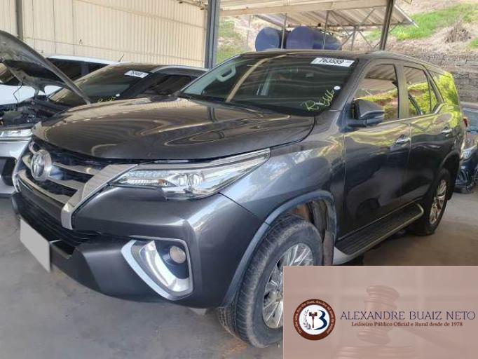 TOYOTA HILUX SW4 21/21