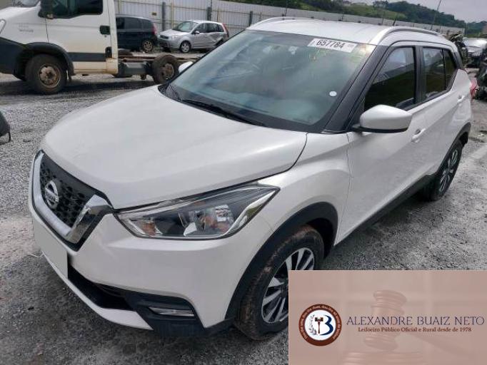 NISSAN KICKS 18/18